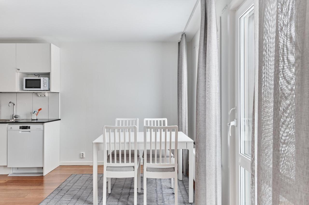 Continental Apartment Hotel Knivsta Knivsta  エクステリア 写真
